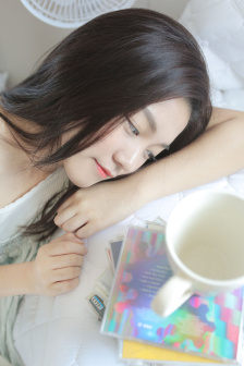 《苹果》